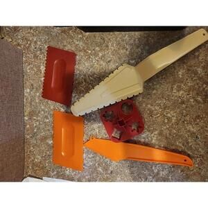 5 Piece Vintage Tupperware Lot Includes Cake Decorators, Cheese Slicer And...